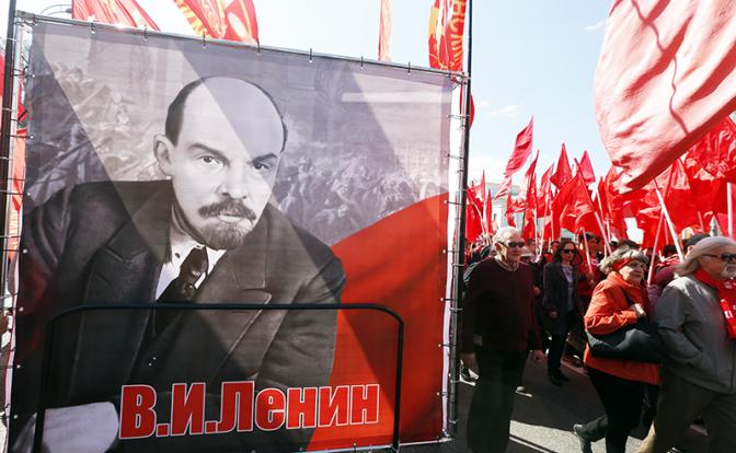 С кем в мире в канун Первомая объединиться левым силам?