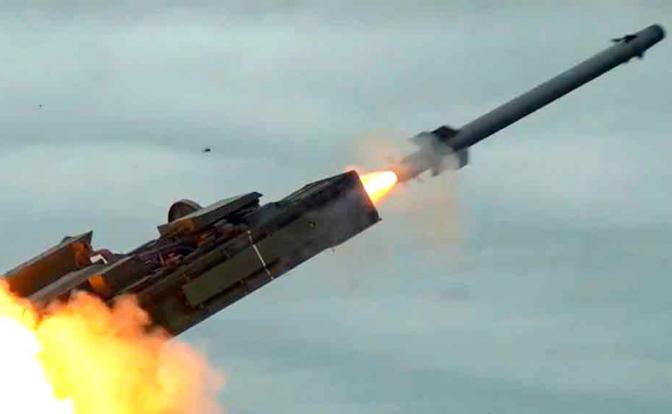На фото: боевая работа ЗРК "Стрела-10".