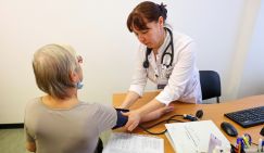 Названы продукты, лучше всего снижающие давление после 50
