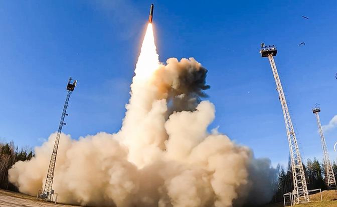Драго Боснич: Военное превосходство США? Россия разрабатывает «Сына Орешника» — и это будет сверхоружие