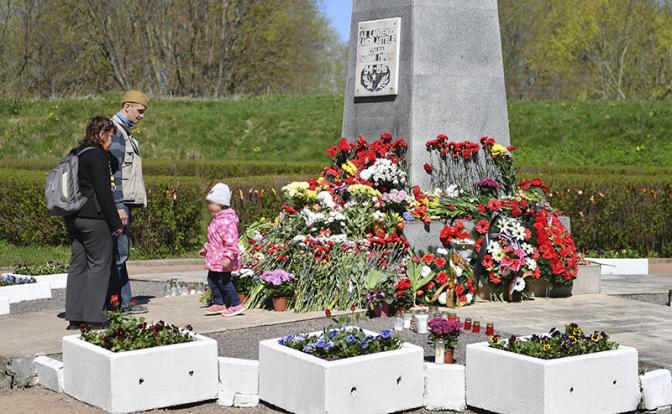 Эстония и Кая Каллас в панике: Нарву 9 мая снова «оккупируют» русские, съезжаются со всей республики
