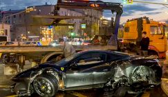 В центре Москвы разбился Ferrari, в котором находился известный рэпер Navai
