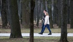 Врачи сказали, сколько минут ходьбы в неделю спасает сердце