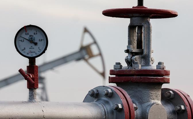 Страны мира начали рассчитываться за нефть в юанях