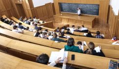 Олег Смолин (КПРФ): Выпускникам вузов – дополнительные гарантии в обмен на дополнительные обязательства
