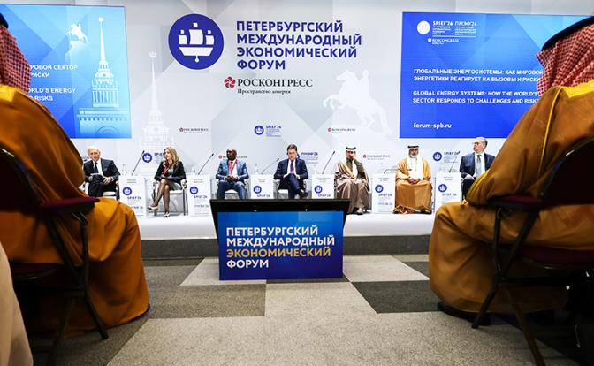 Спасти 100 миллиардов евро: Немецкий бизнес-десант в Питере ищет подходы к Кремлю