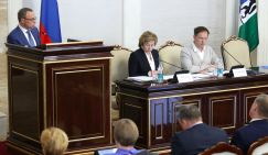 «Красная» Сибирь: КПРФ наступает, давит, «Единая Россия» бежит, теряя людей