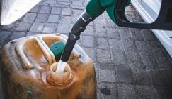 Топливный кризис добрался до Урала: АЗС ввели лимиты на продажу бензина и дизеля