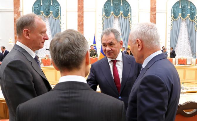 На фото (слева направо): советник президента, член Совбеза РФ Николай Патрушев и секретарь Совбеза РФ Сергей Шойгу.