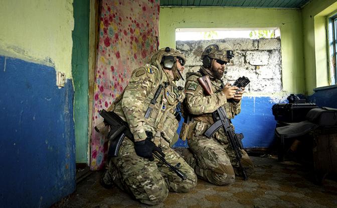 На фото: украинские военные.