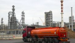 Топливная круговерть: Urals уходит к чужим берегам, А-95 пробивается к российским, АЗС вводят лимиты все чаще
