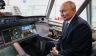 "Хотелось бы быстрее и масштабнее, но то, что сделали, уже хорошо": Путин примерил кресло пилота «Суперджета»
