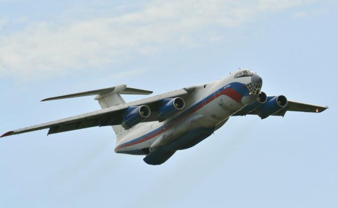 На фото: самолет Ил-76.