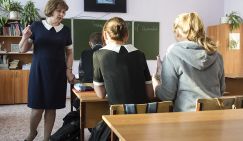 Учителям повысили статус - это проще, чем поднять зарплату