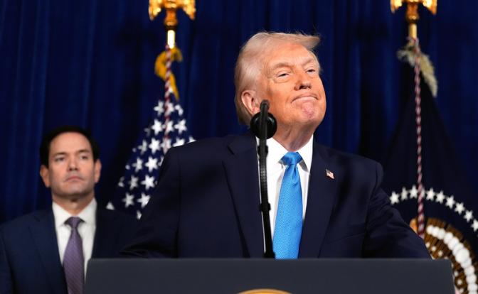 На фото: президент США Дональд Трамп.