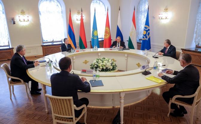 Восток - дело тонкое: Россия может предложить партнерам в Азии более серьёзный проект, чем ОДКБ