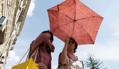 Испытание для сердца: врач назвал самые опасные симптомы в жару