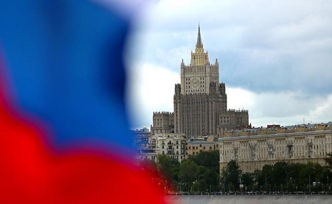На фото: вид на здание МИД РФ в Москве.