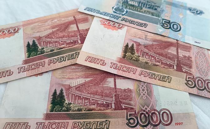 Неожиданно, такая и реакция: эксперт о решении Минфина обвалить курс рубля