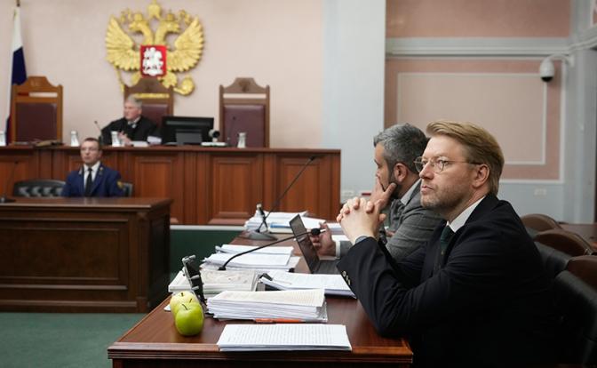 На фото: рассмотрение иска партии "Родина" о снятии партии "Яблоко" с выборов в Госдуму РФ в Москве