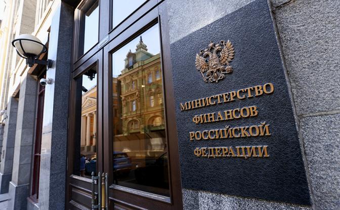 Как сильно Минфин обвалит рубль? Эксперты оценили рост курса доллара