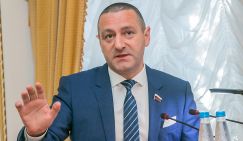 «Статус мужчины и женщины перед Богом равен»: Александр Ильтяков из «Единой России» неверно прочитал Библию