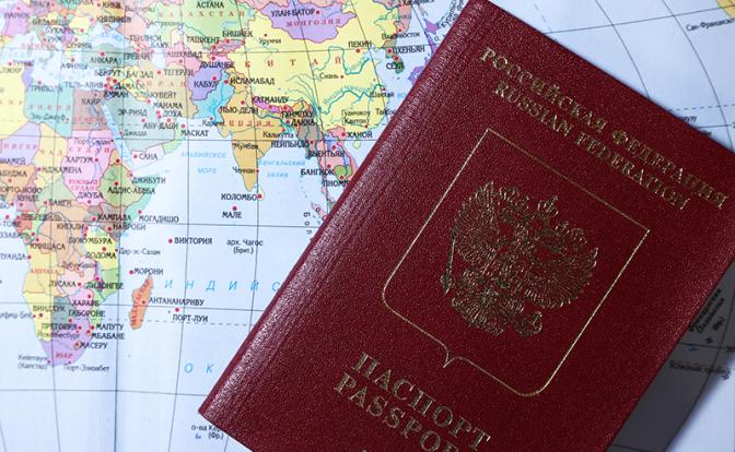 Страны Бенилюкса и Швеция перестанут признавать российские пятилетние загранпаспорта