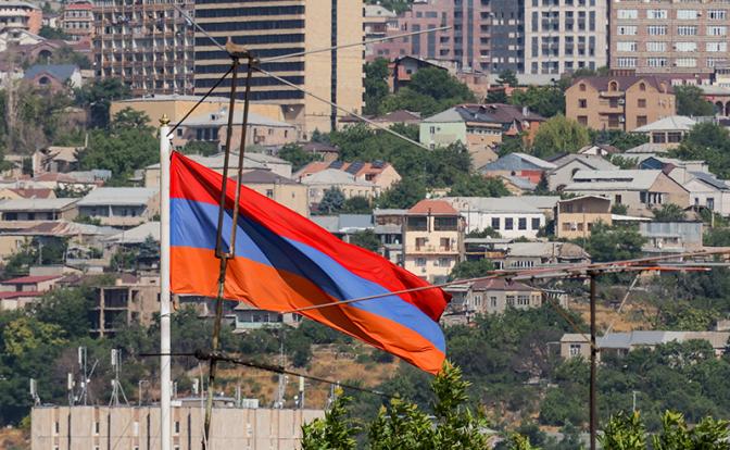 Стулья разъезжаются, но Армения не хочет определяться