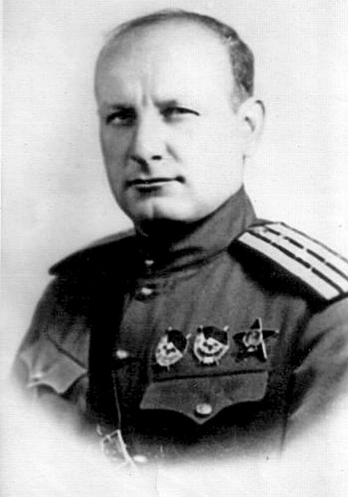 На фото: полковник Николай Патрахальцев.