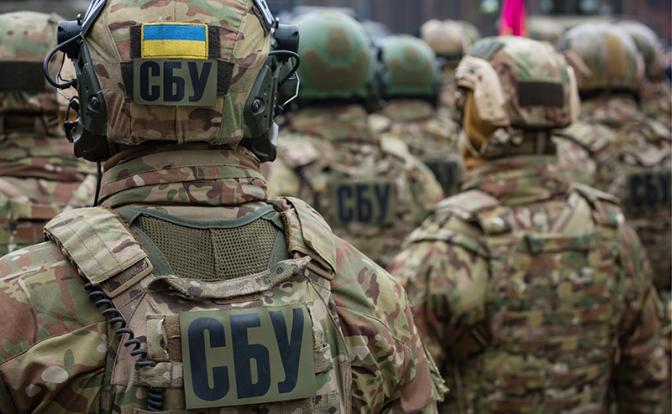 Украине после перестрелки ГУР и СБУ предрекли гражданскую войну
