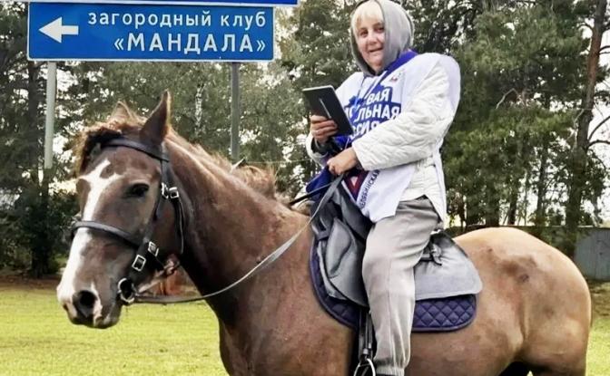 Лошади выручают избиркомы, бойцов СВО и радуют "русских аристократов" на полях для конного поло