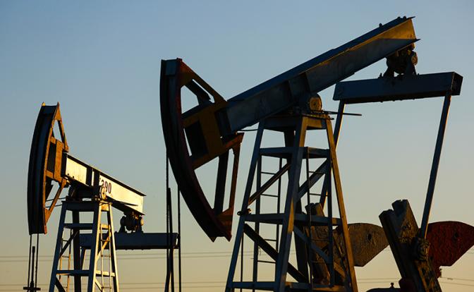 «Обочина нефтяного рынка?»: Чем чреваты для России корректировки планов ОПЕК+