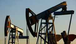«Обочина нефтяного рынка?»: Чем чреваты для России корректировки планов ОПЕК+