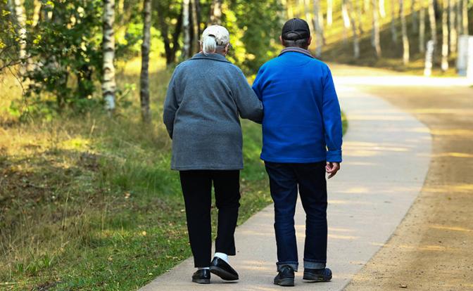 Ученые объяснили, почему после 60 лет ограничивается подвижность и повышается риск падений