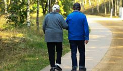 Ученые объяснили, почему после 60 лет ограничивается подвижность и повышается риск падений
