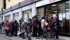 Католическое Рождество европейцы будут встречать в очередях за картошкой