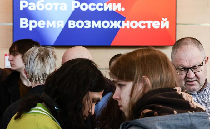 «Синих воротничков» не хватает, гуманитариев — избыток: Когда изменится тенденция