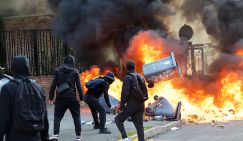 Долой Макрона, да здравствует Frexit! Почему Франция погружается в хаос