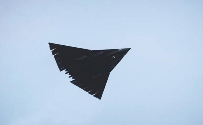 J-36 - крейсер-невидимка: Китай показал истребитель 6-го поколения