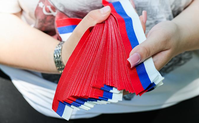 Минин и Пожарский "отстали от жизни"? В День народного единства нам будут вещать про шарфики, пряники и колокольчики?