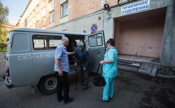 «На самом деле это «бутафория». Больницы построили, но они пустуют»: Совет Федерации ищет пути «оптимизации»