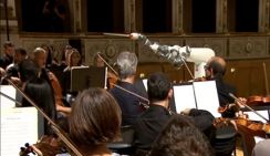 В Пизе успешно дебютировал робот-дирижер