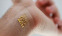 В Китае создали цветную искусственную электронную кожу