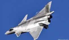 Китайские истребители J-20 с новой камуфляжной окраской появились в Чжухае