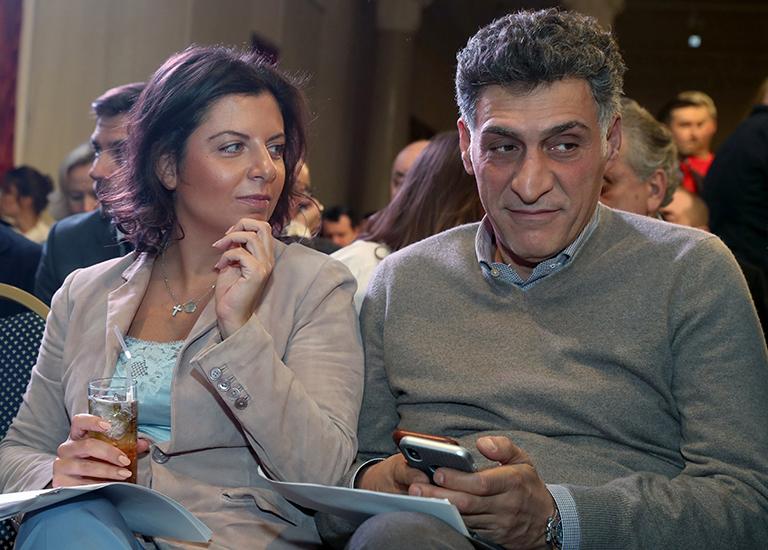 На фото: главный редактор международного информационного агентства "Россия сегодня", руководитель телеканала RT Маргарита Симоньян и режиссер Тигран Кеосаян, 2018