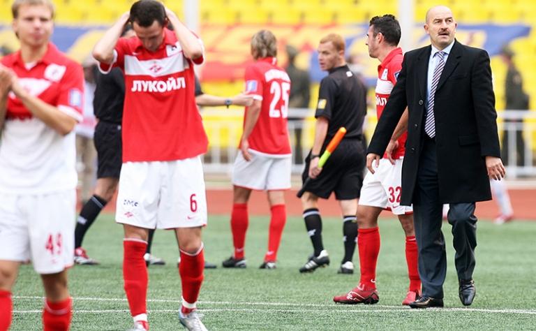 На фото: главный тренер московского &laquo;Спартака&raquo; Станислав Черчесов, 2008 год.