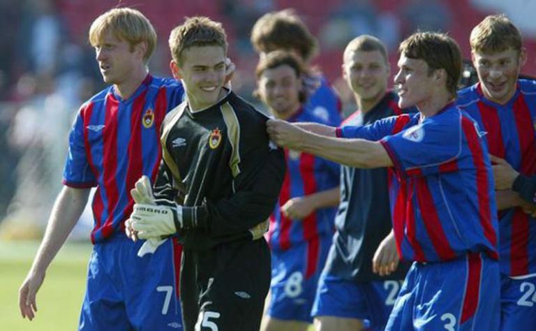 На фото: дебют Игоря Акинфеева в Чемпионате России (2003 год)