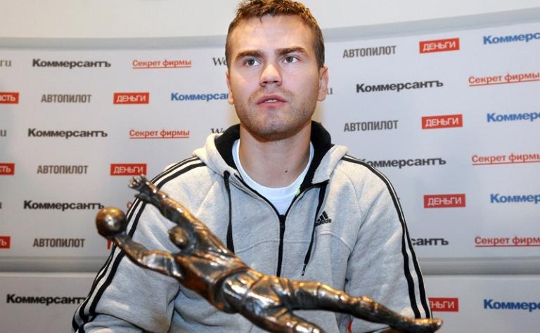 На фото: вратарь ЦСКА Игорь Акинфеев награжден премией "Вратарь года" имени Льва Яшина