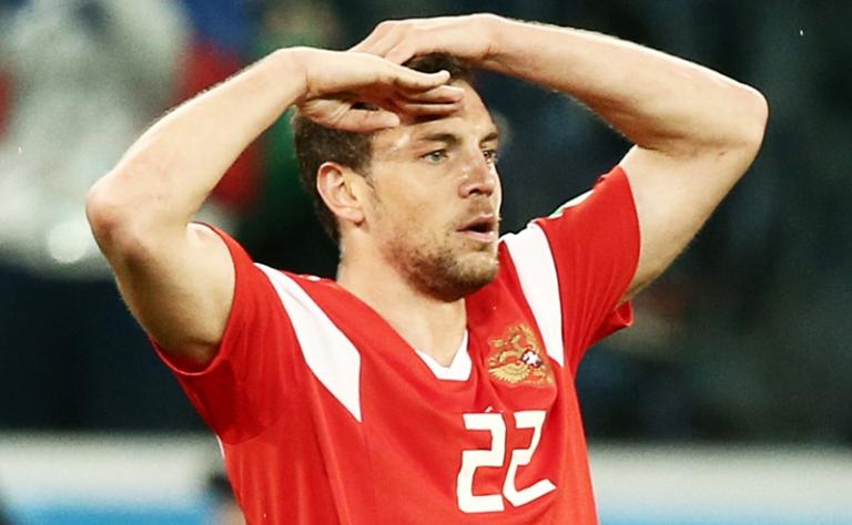 На фото: игрок сборной России Артем Дзюба