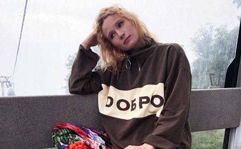 На фото: певица Монеточка
